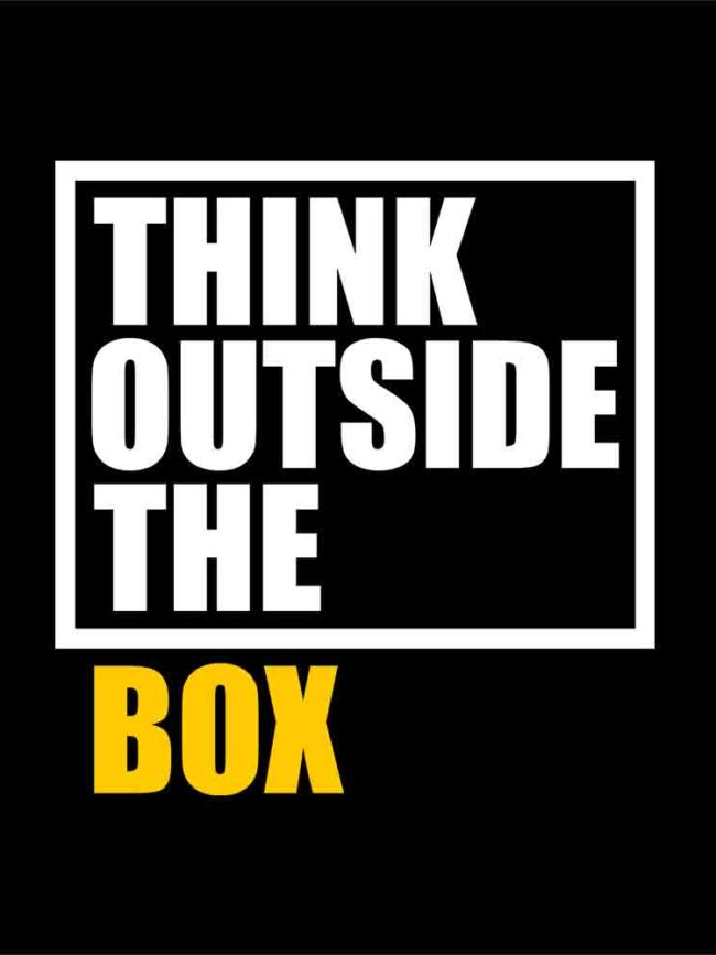 T-shirt Think outside the box